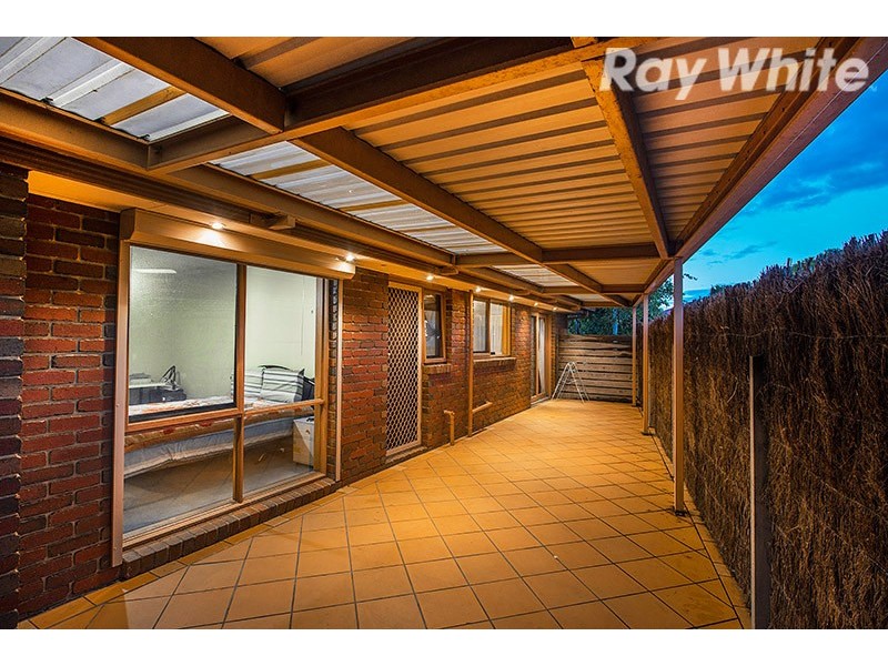 9 South Anderson Court, Cranbourne VIC 3977