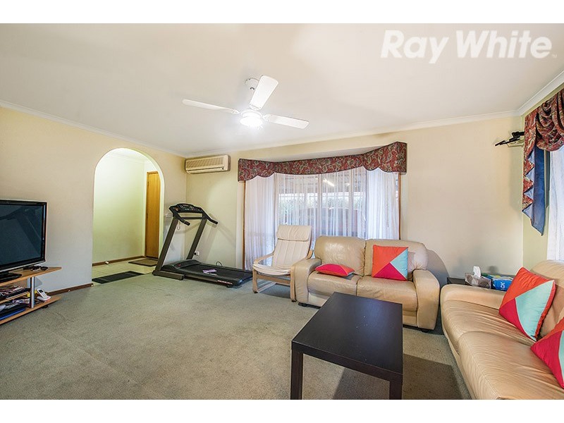 9 South Anderson Court, Cranbourne VIC 3977