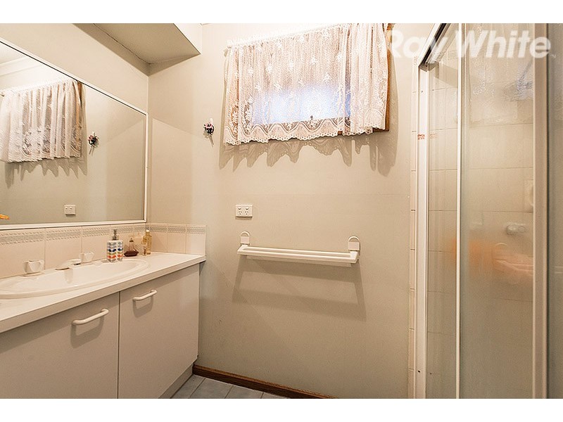 9 South Anderson Court, Cranbourne VIC 3977