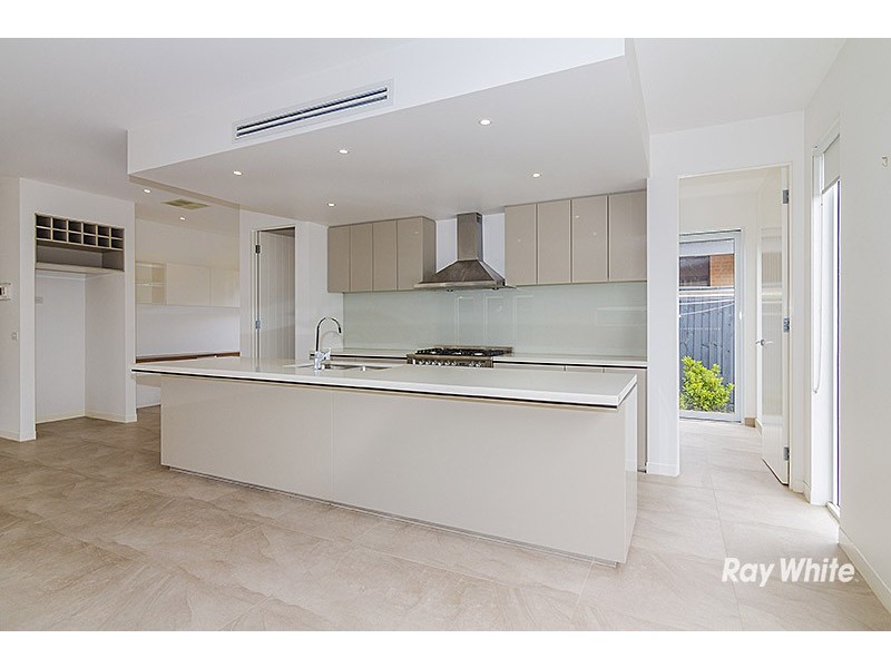 23 Crepe Ave, Cranbourne West VIC 3977