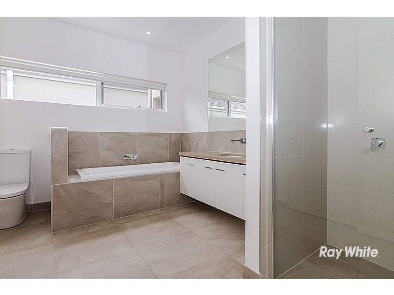 23 Crepe Ave, Cranbourne West VIC 3977