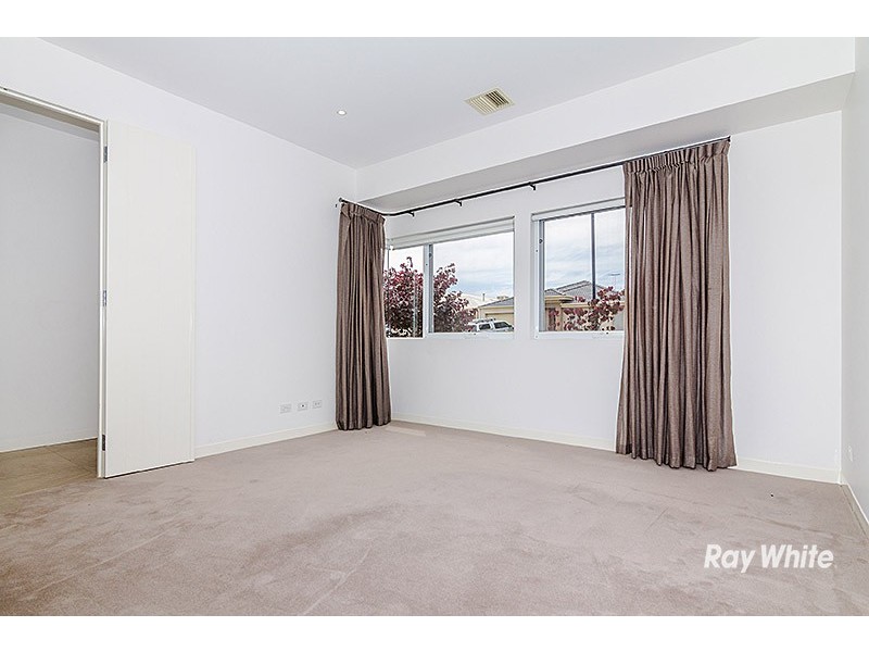 23 Crepe Ave, Cranbourne West VIC 3977