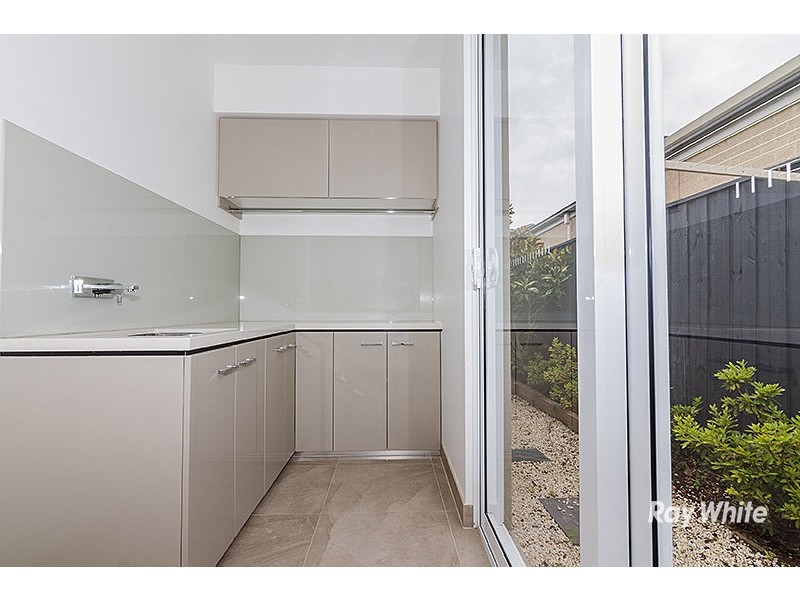 23 Crepe Ave, Cranbourne West VIC 3977