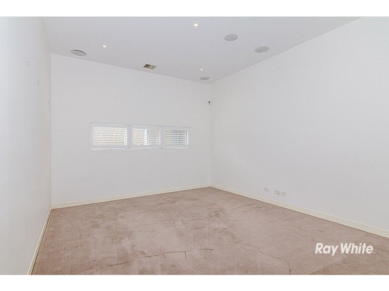 23 Crepe Ave, Cranbourne West VIC 3977