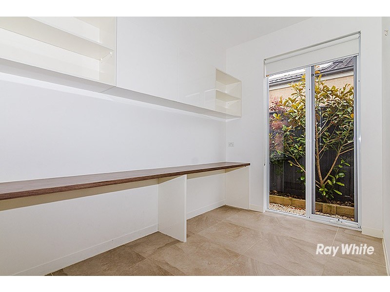 23 Crepe Ave, Cranbourne West VIC 3977