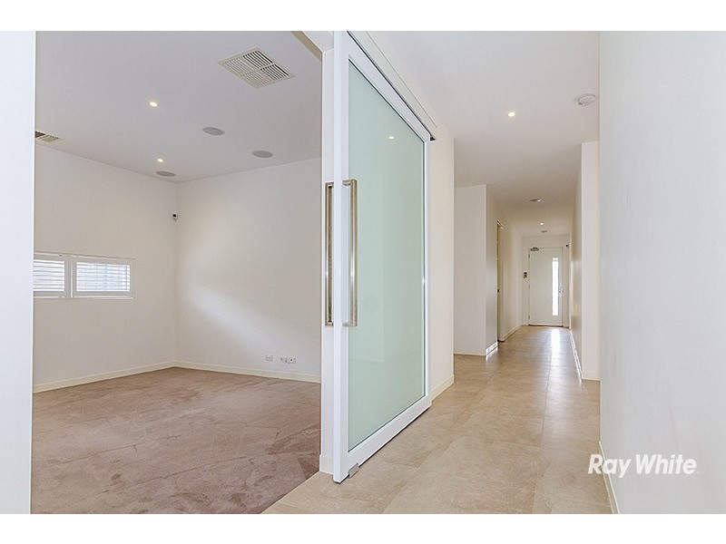 23 Crepe Ave, Cranbourne West VIC 3977