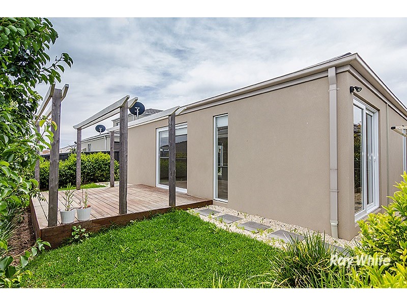 23 Crepe Ave, Cranbourne West VIC 3977