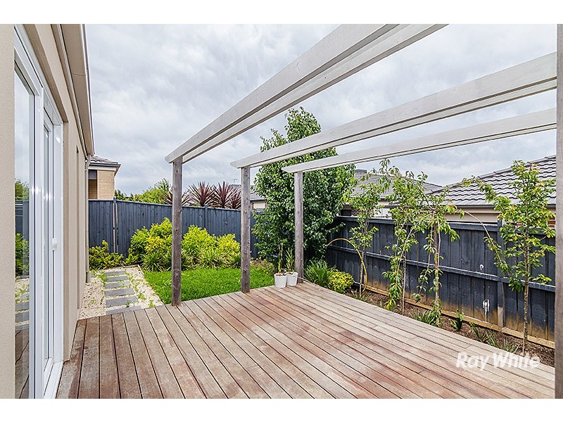 23 Crepe Ave, Cranbourne West VIC 3977