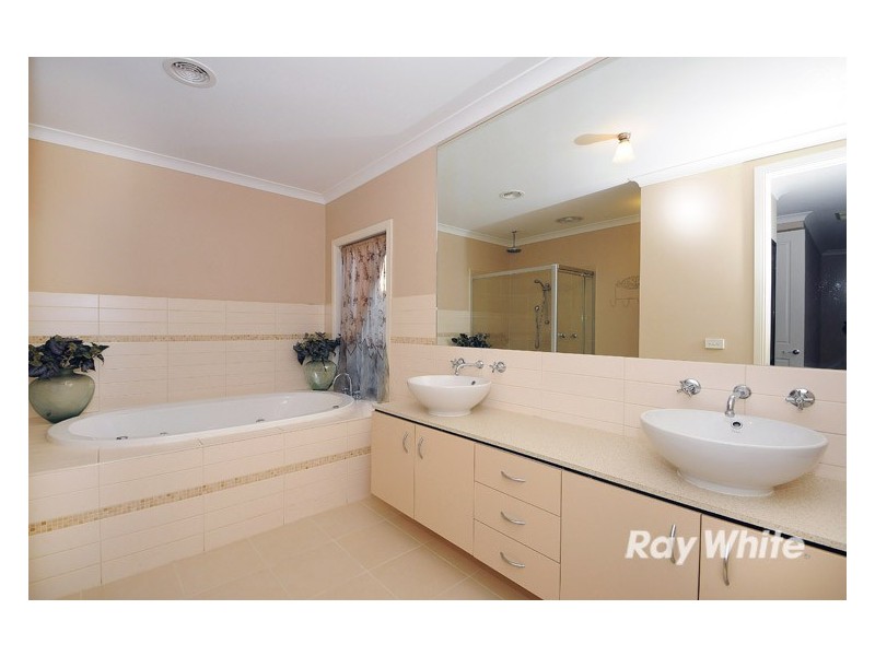 4 Alysha Avenue, Lyndhurst VIC 3975