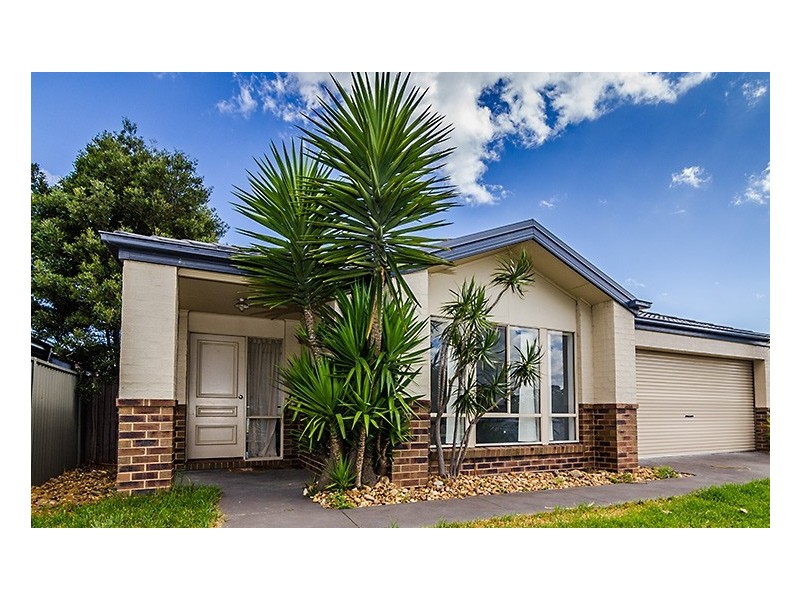 3 Bradford Drive, Cranbourne East VIC 3977