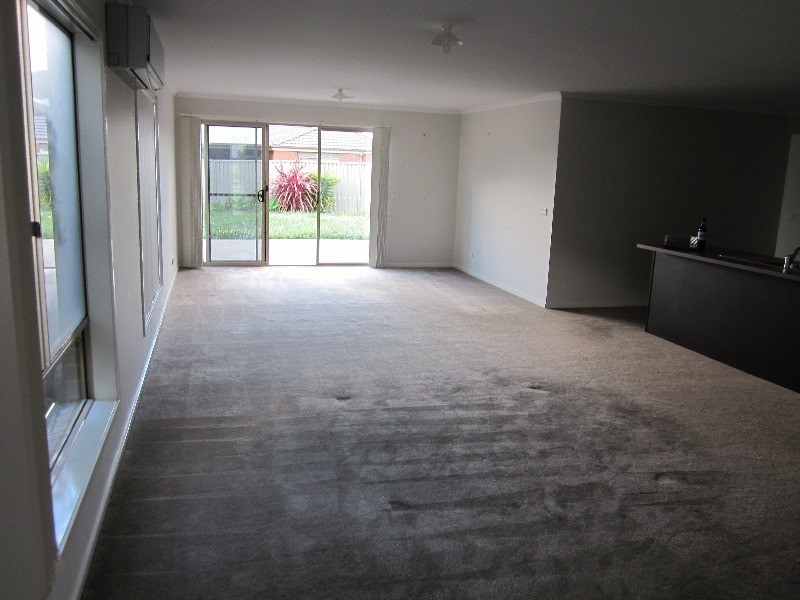 3 Bradford Drive, Cranbourne East VIC 3977