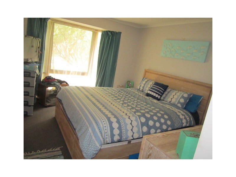 62 Huon Park Drive, Cranbourne North VIC 3977