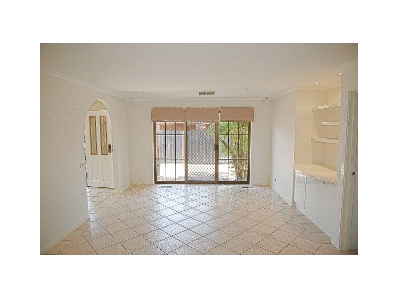 3 Courtenay Avenue, Cranbourne North VIC 3977