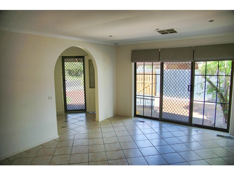3 Courtenay Avenue, Cranbourne North VIC 3977
