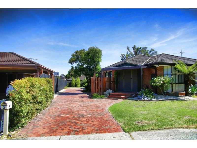 3 Courtenay Avenue, Cranbourne North VIC 3977