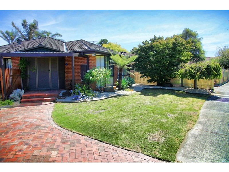 3 Courtenay Avenue, Cranbourne North VIC 3977