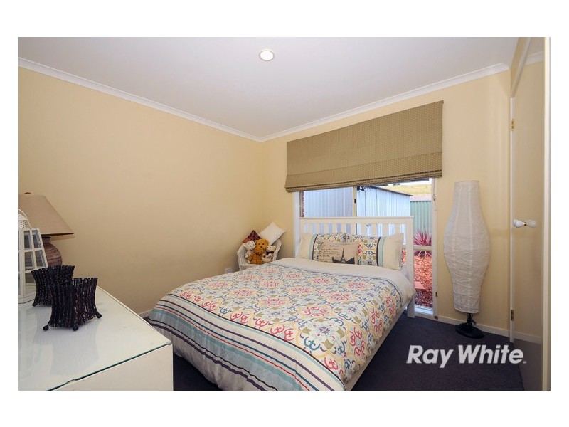 15 Briarcrest Drive, Cranbourne East VIC 3977