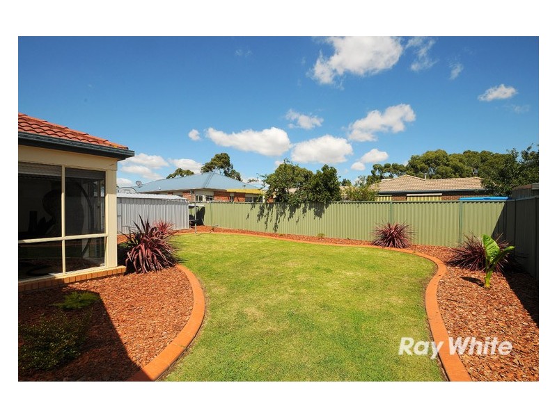 15 Briarcrest Drive, Cranbourne East VIC 3977