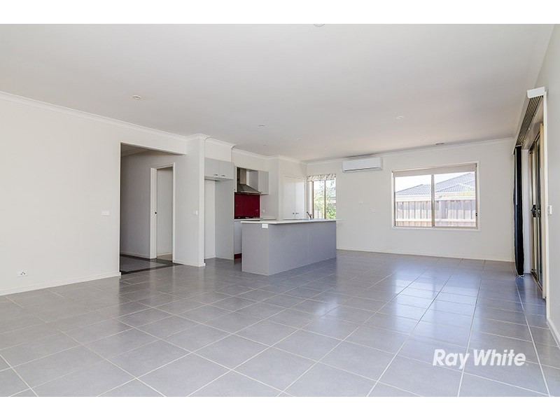 19 Windmill Circuit, Lyndhurst VIC 3975