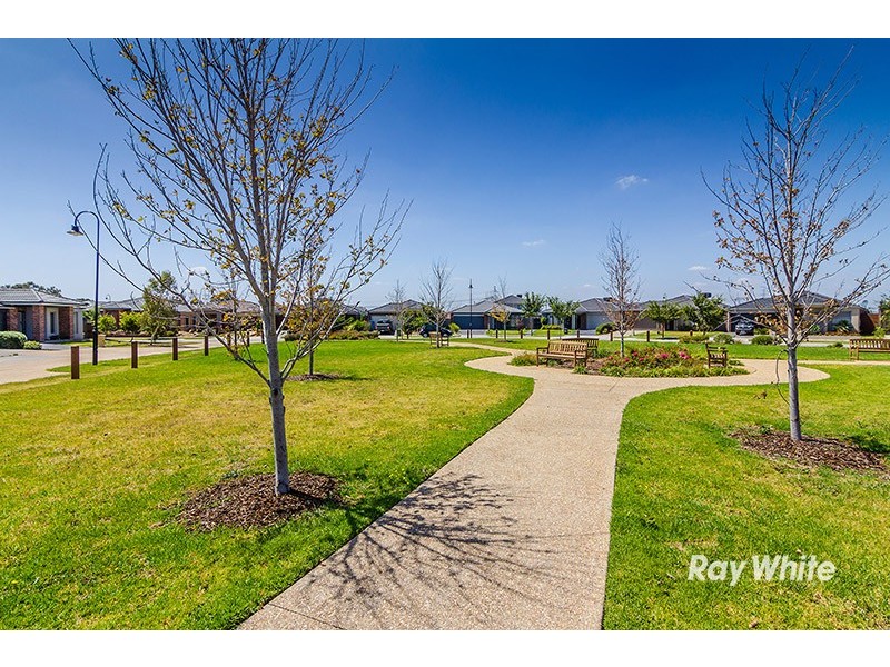 19 Windmill Circuit, Lyndhurst VIC 3975