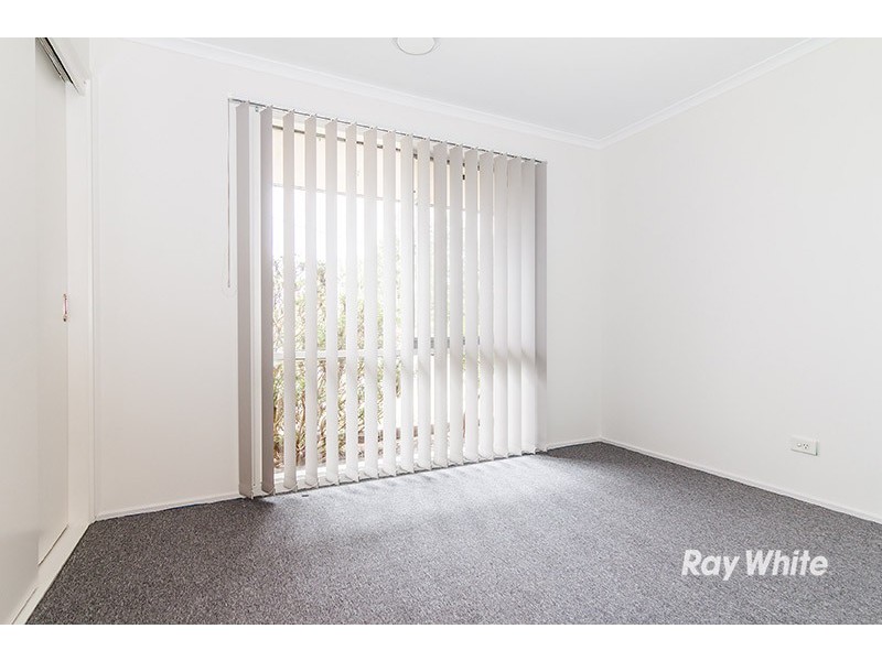 34 Bernborough Ave, Cranbourne West VIC 3977