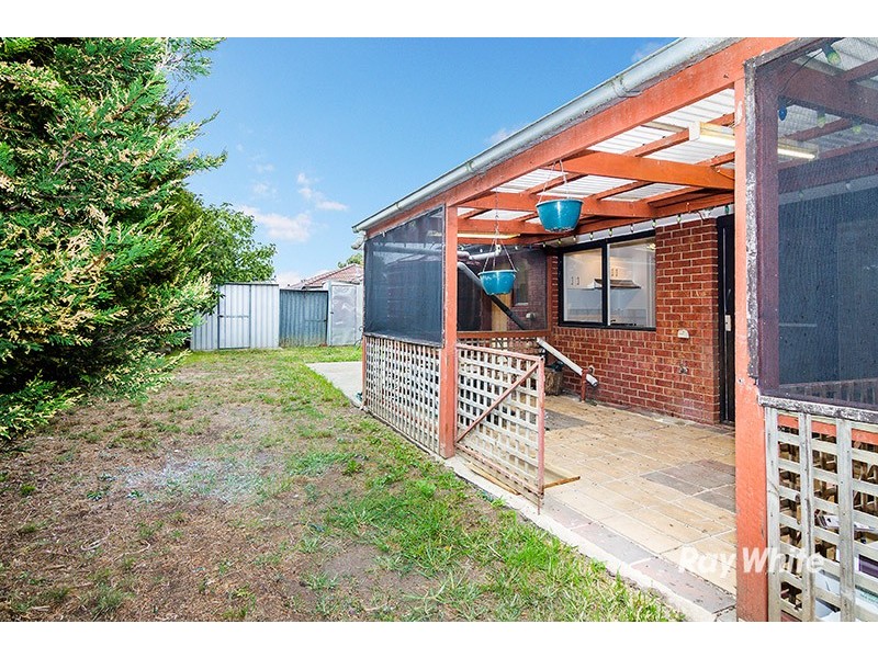 34 Bernborough Ave, Cranbourne West VIC 3977