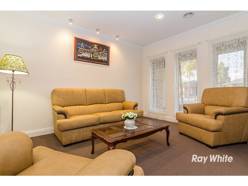 94 Heather Grove, Clyde North VIC 3978