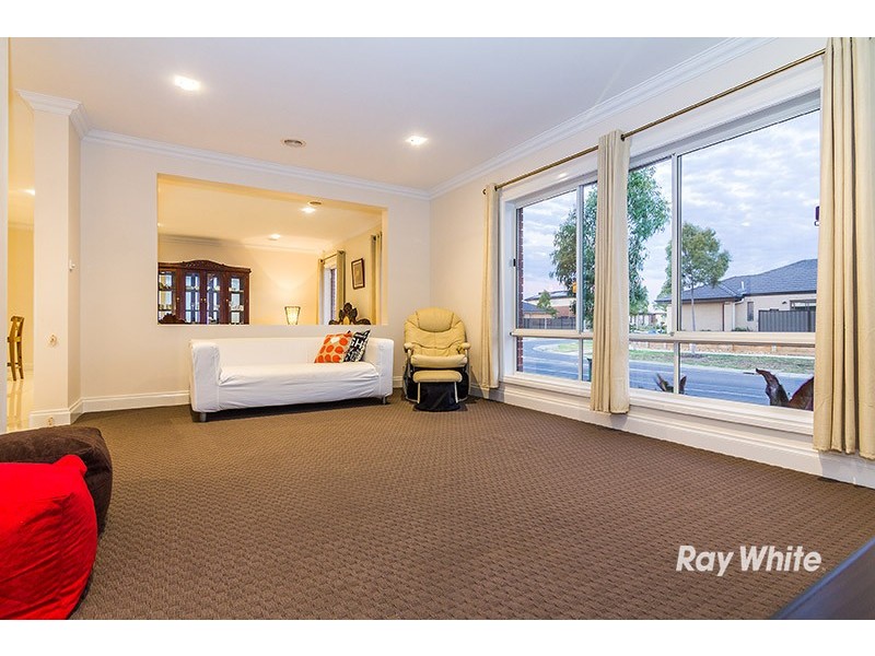 94 Heather Grove, Clyde North VIC 3978