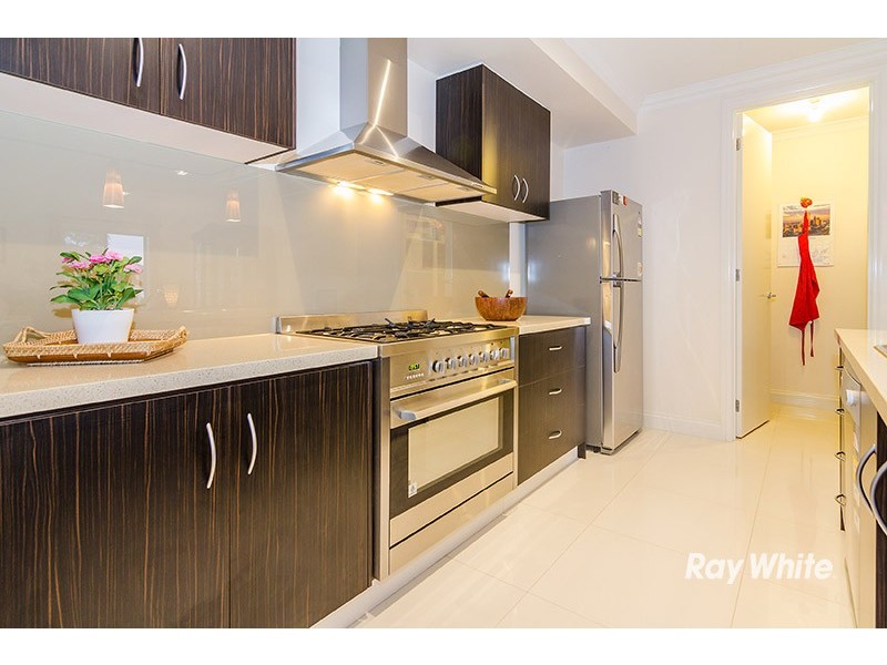 94 Heather Grove, Clyde North VIC 3978