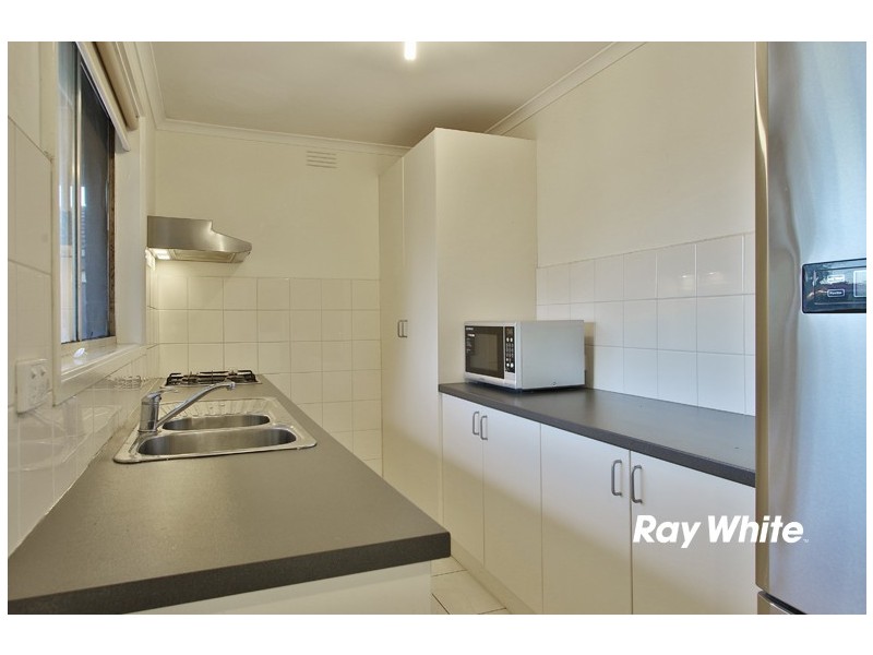 8 Valerie Drive, Cranbourne VIC 3977