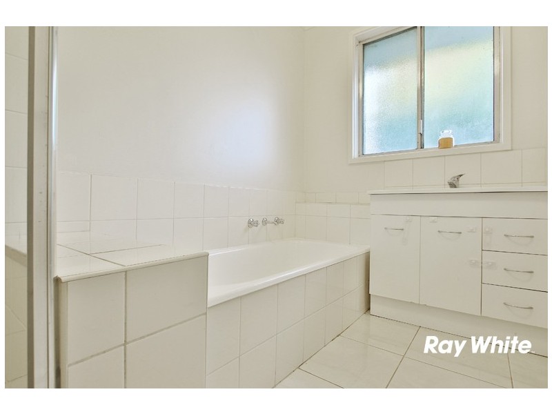 8 Valerie Drive, Cranbourne VIC 3977