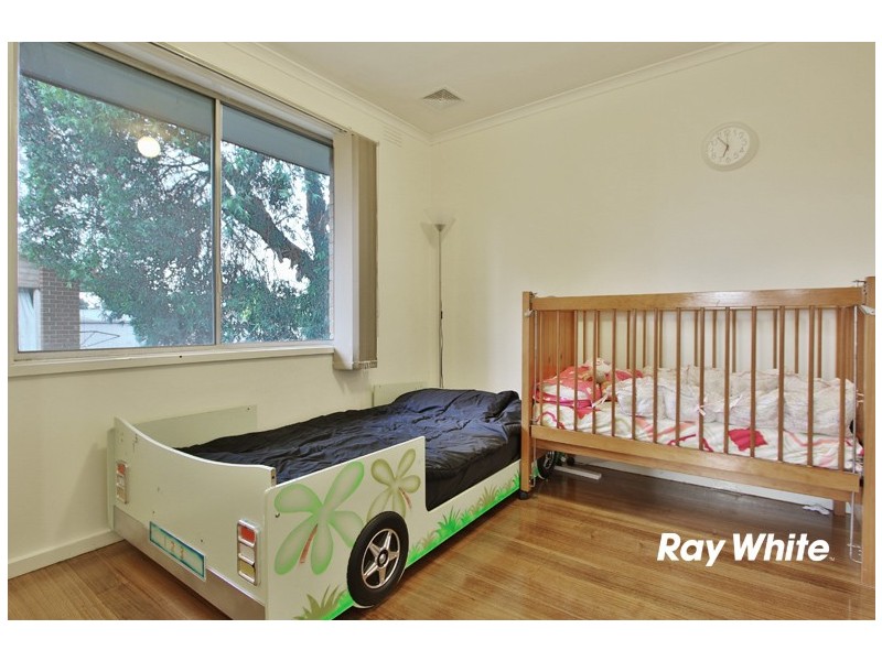 8 Valerie Drive, Cranbourne VIC 3977