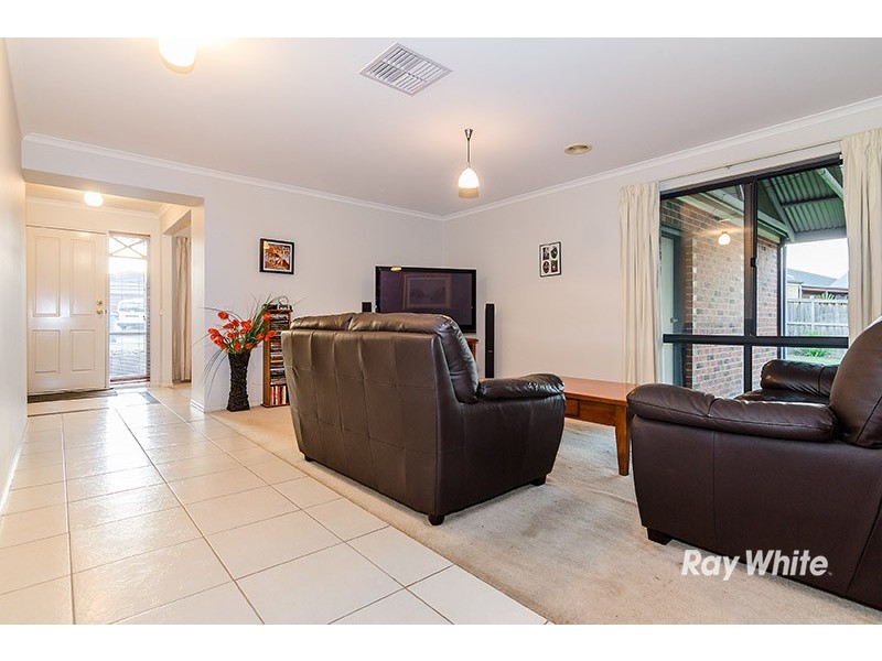 6 Bracken Place, Lyndhurst VIC 3975