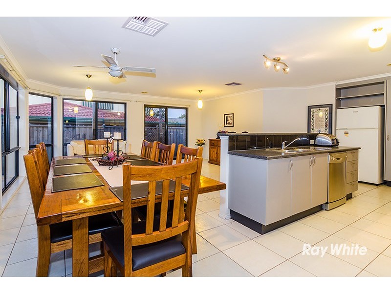 6 Bracken Place, Lyndhurst VIC 3975