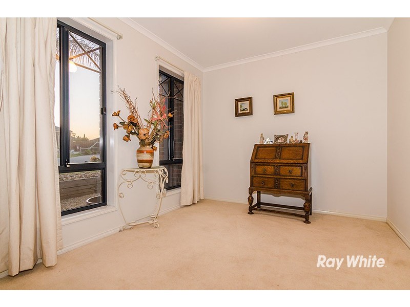 6 Bracken Place, Lyndhurst VIC 3975