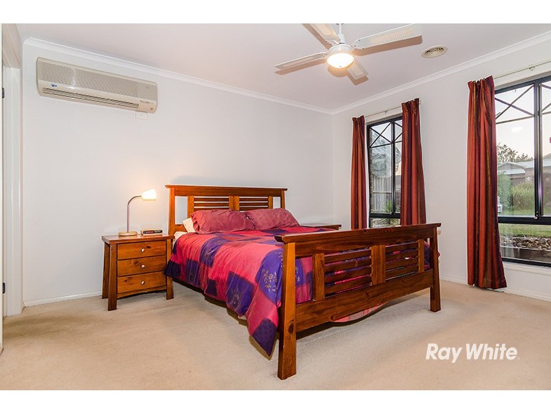 6 Bracken Place, Lyndhurst VIC 3975