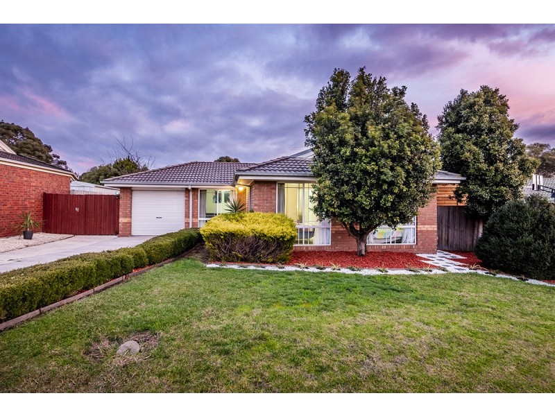 4 Shadi Court, Cranbourne West VIC 3977