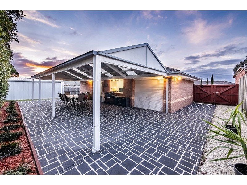 4 Shadi Court, Cranbourne West VIC 3977