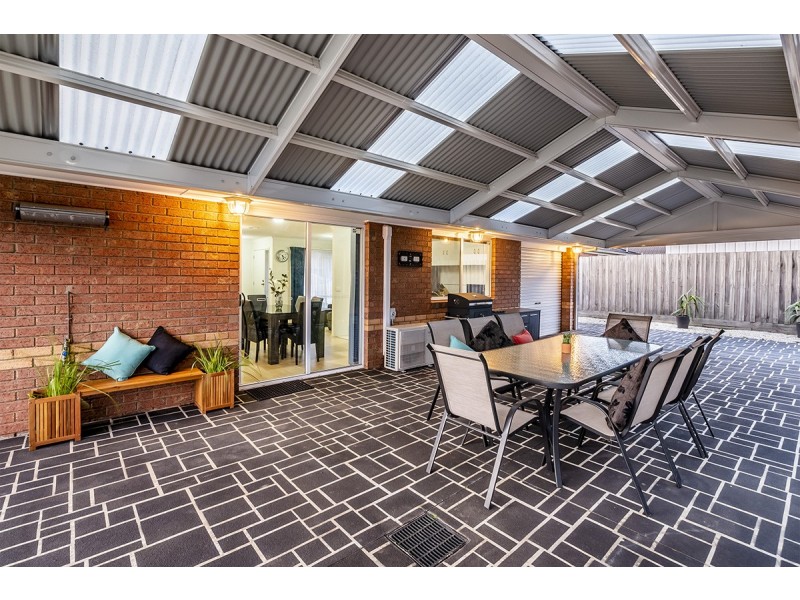 4 Shadi Court, Cranbourne West VIC 3977