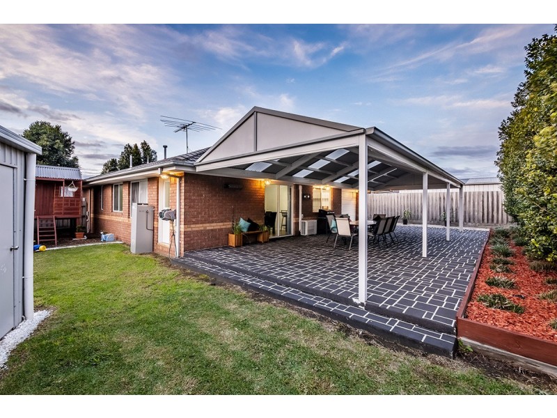 4 Shadi Court, Cranbourne West VIC 3977