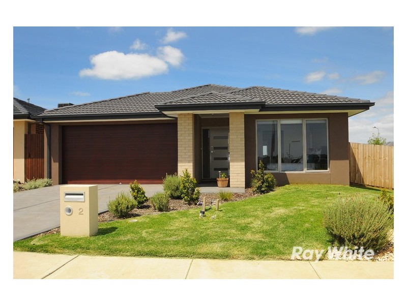 2 Watford Avenue, Cranbourne West VIC 3977