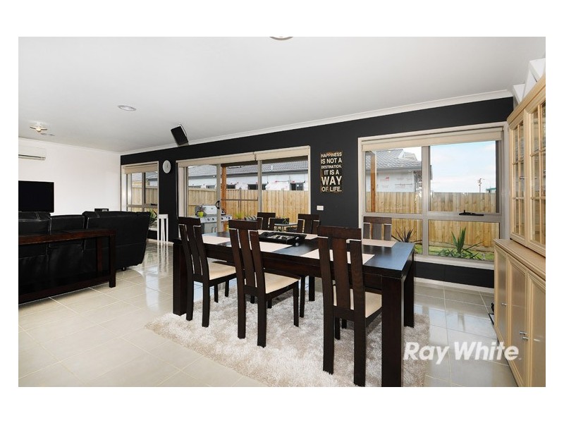 2 Watford Avenue, Cranbourne West VIC 3977