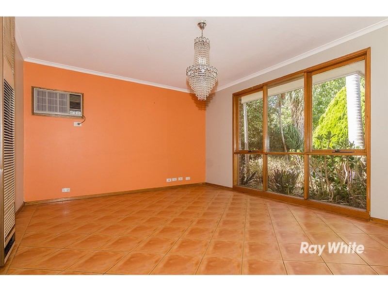 4 Halstead Court, Cranbourne VIC 3977