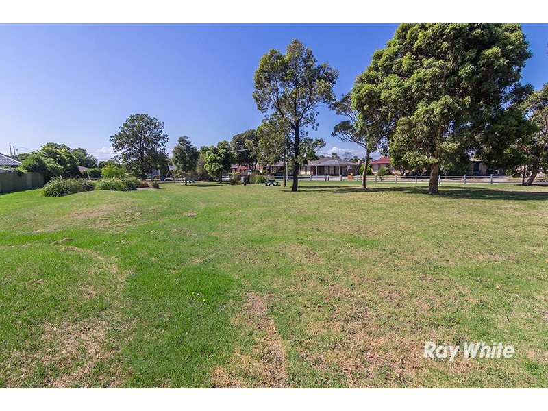 4 Halstead Court, Cranbourne VIC 3977