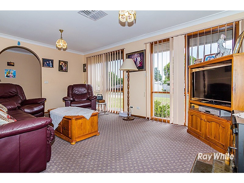 8 Ferncroft Court, Cranbourne North VIC 3977