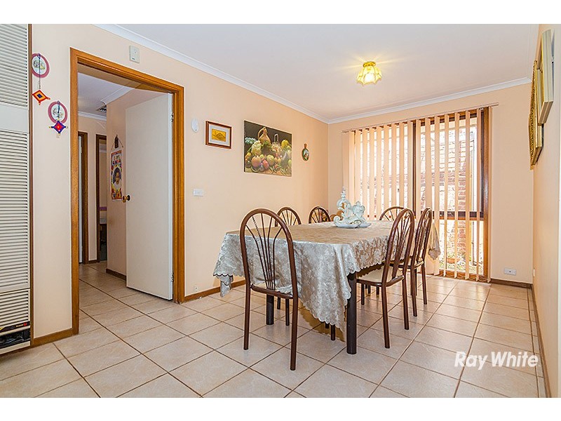 8 Ferncroft Court, Cranbourne North VIC 3977