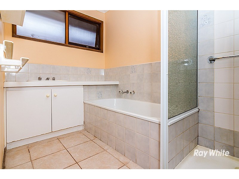 8 Ferncroft Court, Cranbourne North VIC 3977