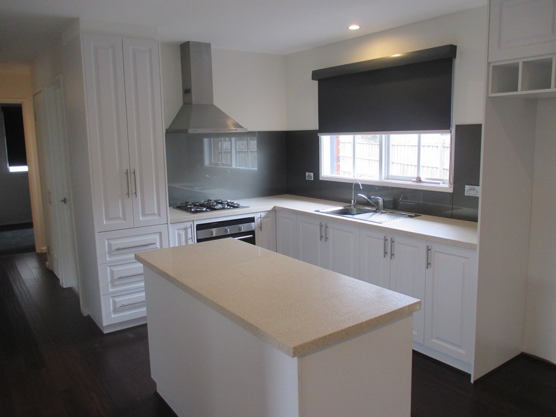 5 Insignia Crescent, Berwick VIC 3806