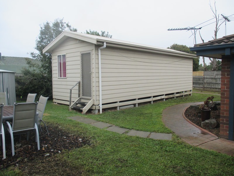 5 Insignia Crescent, Berwick VIC 3806