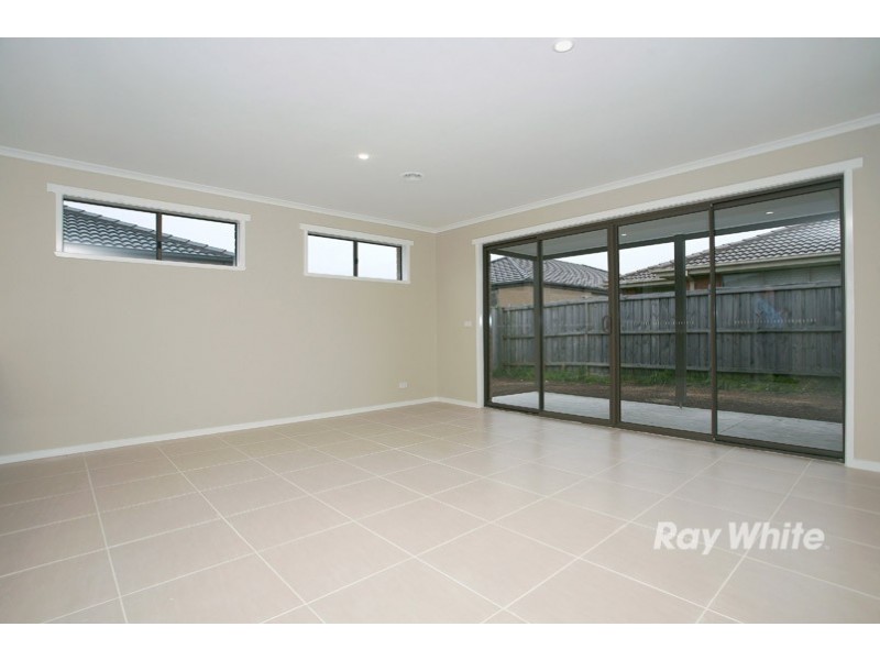 42 Alarah Blvd, Cranbourne West VIC 3977